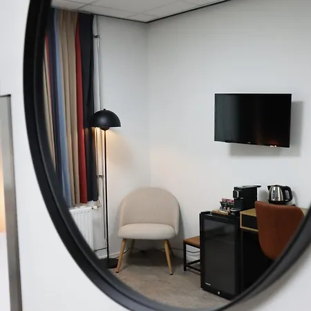 Hotel Rooms25