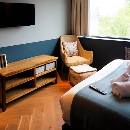 Hotel Rooms25