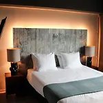 Rooms25 *