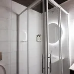 Rooms25 ホテル *