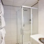 Rooms25 *